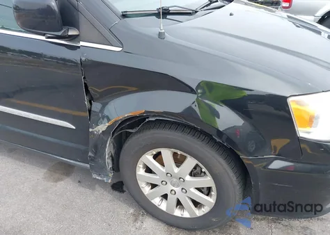 2013 Chrysler Town & Country Touring z USA, uszkodzony, nr VIN 2C4RC1BG6DR692663